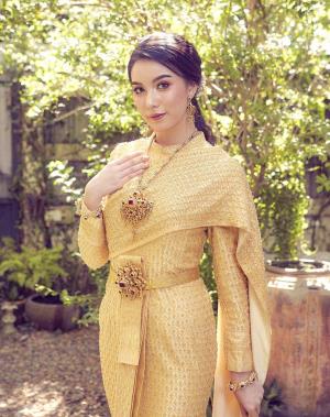 ชุดไทยเจ้าสาว ชุดไทยจักรพรรดิ์ เช่าที่แบมบี้ เวดดิ้ง ห้วยขวาง